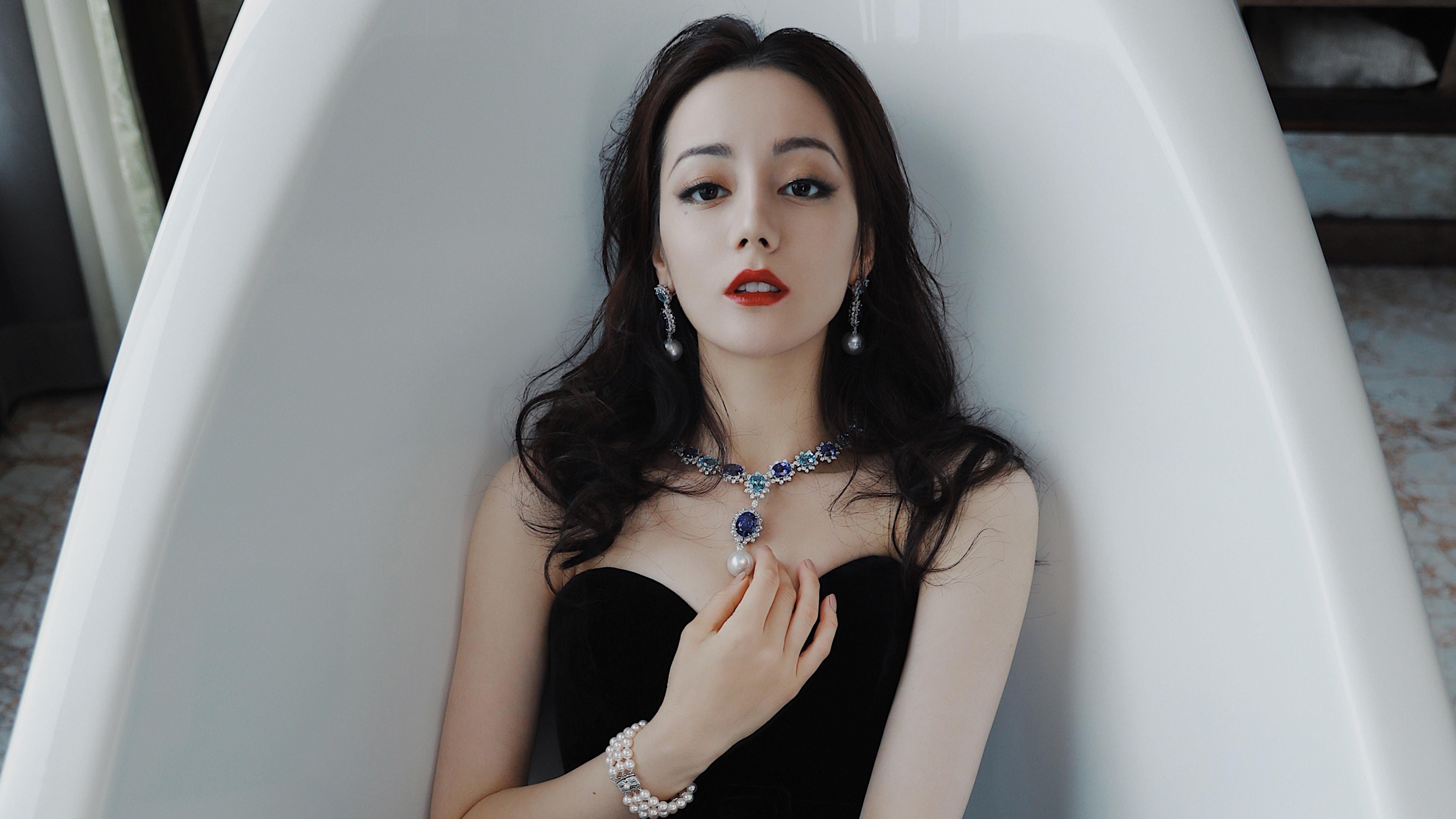 范弗利特单骑破阵，雄鹿死亡第三节上演逆转风暴