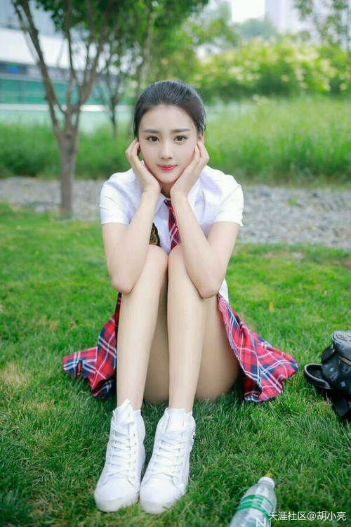 开云体育登录-月下街道，布伦森一人独奏的夜行诗