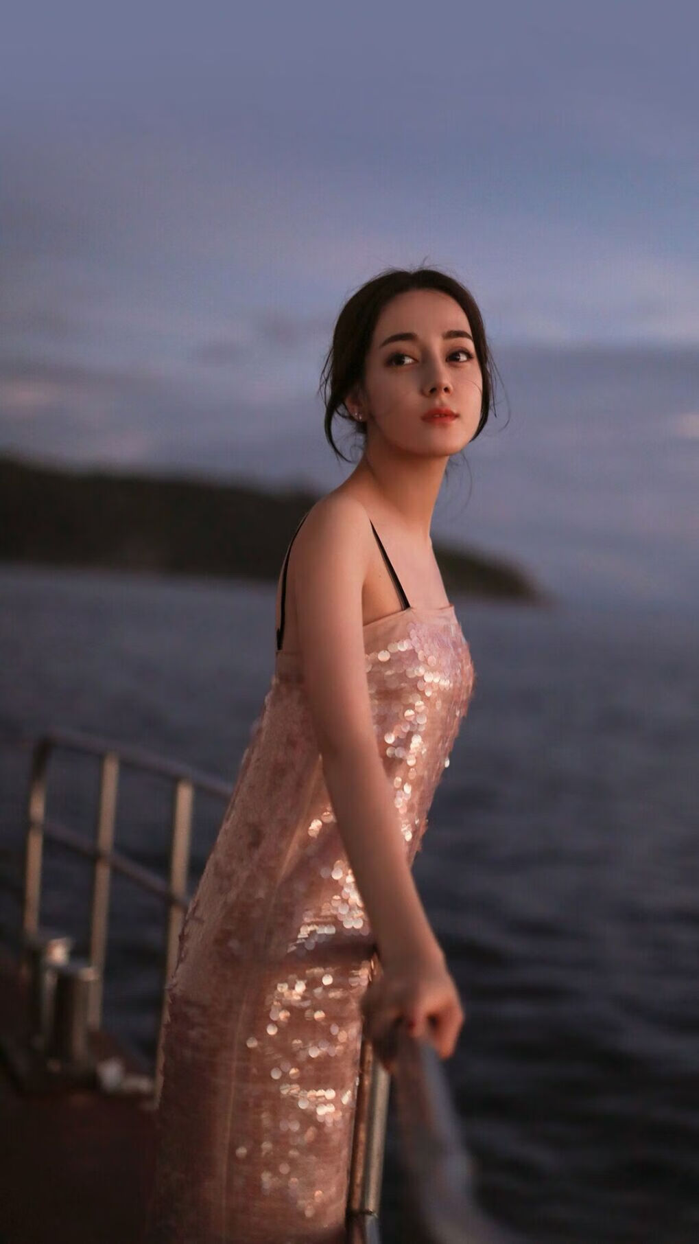 开云体育平台APP-焦点之战，雄鹿力克掘金，东西部巅峰对决搅动联盟排名格局