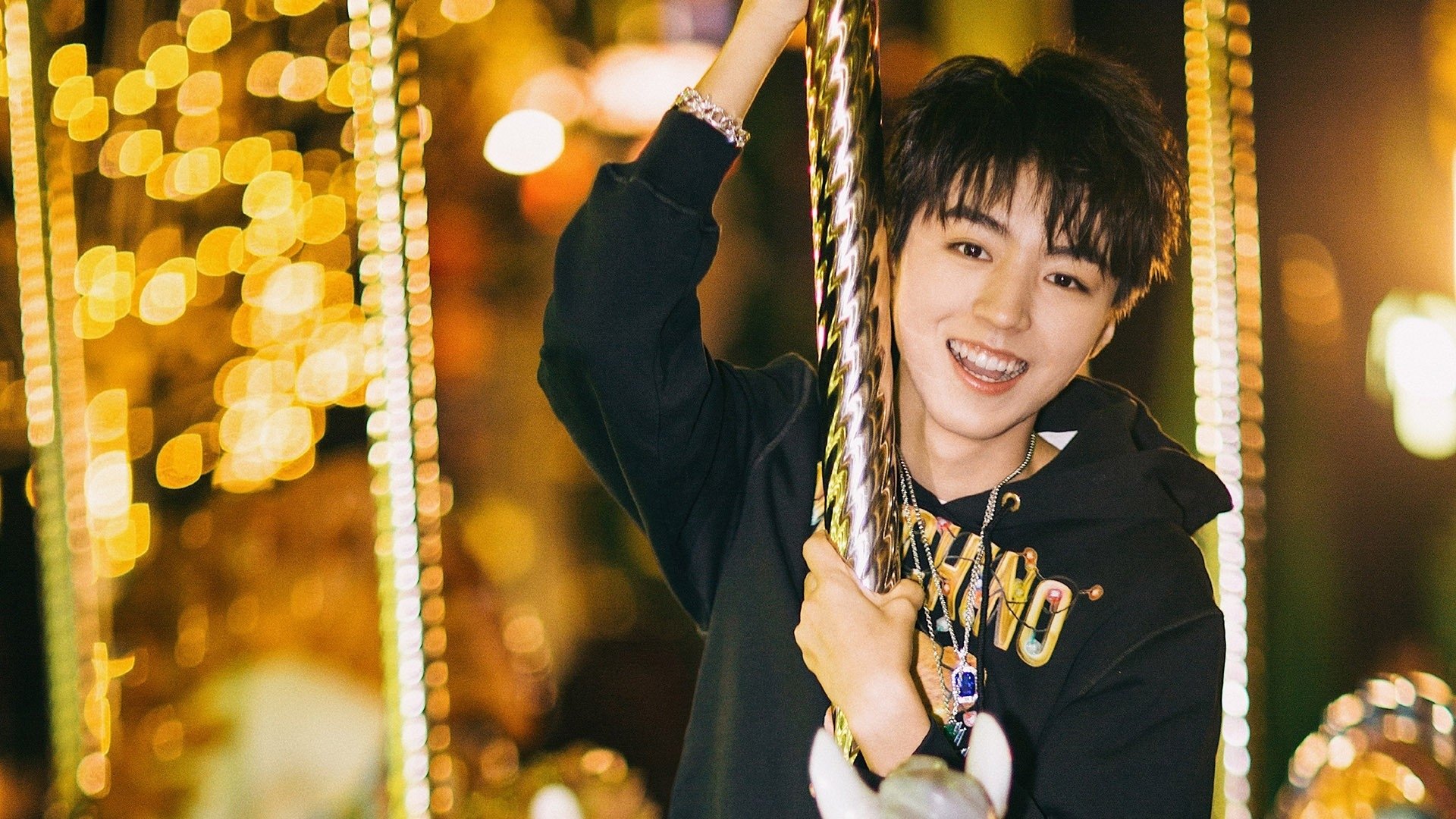 跨界风暴,当勇士在迈阿密赛道超车,车手恩比德接管年度争冠